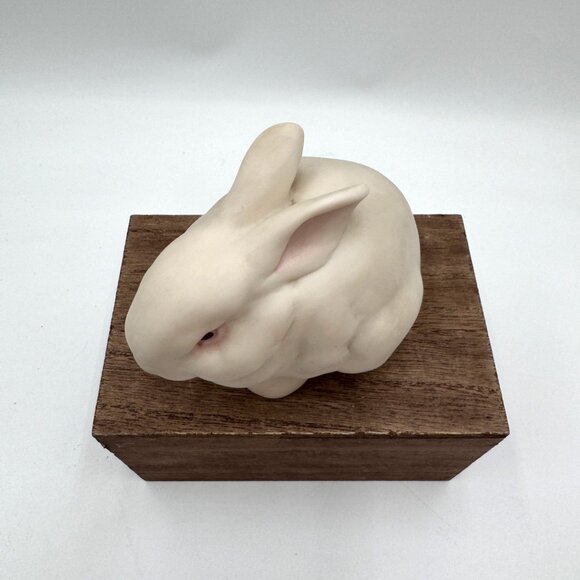 Rabbit Figurine “Mr Snowball” Cybis Porcelain Manufacturer New Jersey USA Easter - Picture 3 of 9
